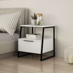 Comodino Pal con struttura bianca e gambe in metallo nero