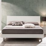Camera Urano con armadio 4 ante battenti e letto in legno colore bianco larice - immagine 2