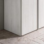 Camera Urano con armadio 4 ante battenti e letto in legno colore bianco larice - immagine 5