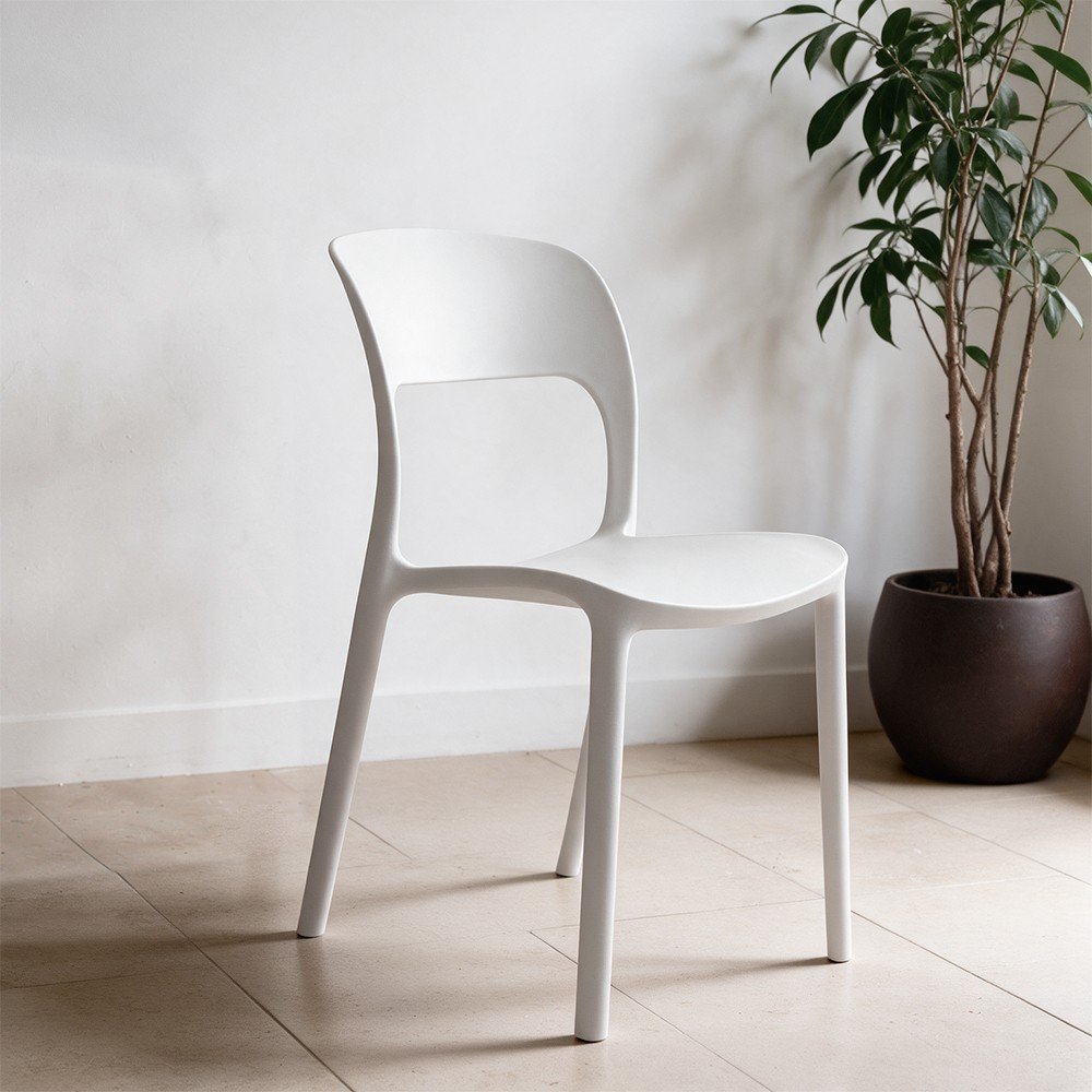 68153.jpg Sedia in polipropilene Vela con schienale ergonomico con apertura centrale colore bianco set 4 pezzi - immagine 1